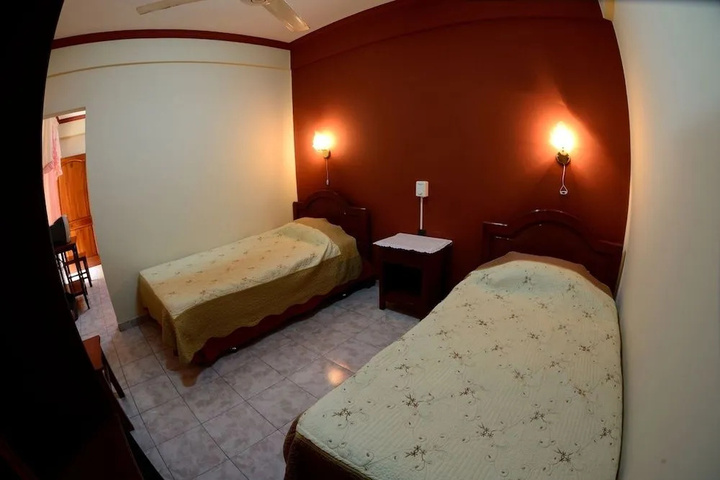 Room 5 of 12
