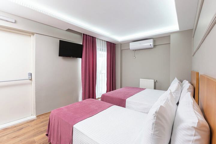 Room 11 of 40