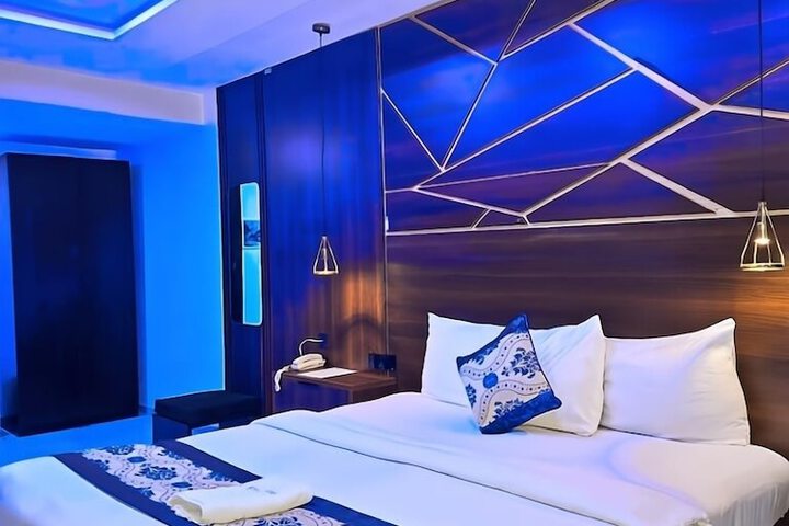 Room 30 of 51