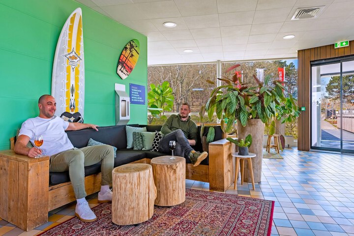 Guest Lobby