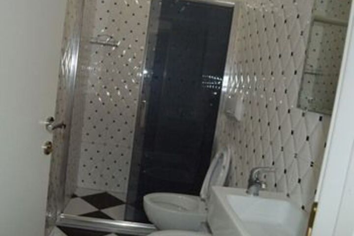 Room 10 of 52