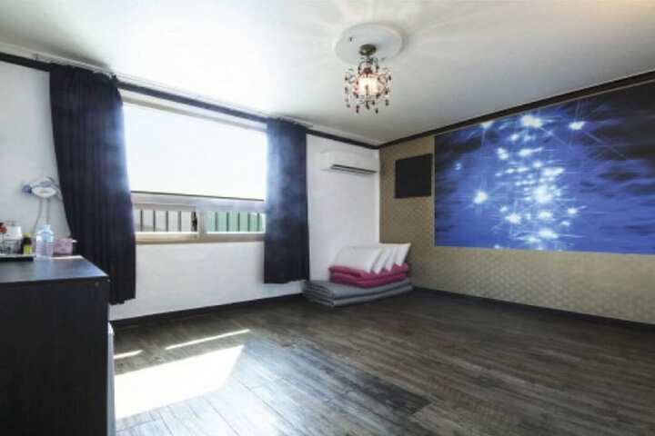 Room 13 of 41