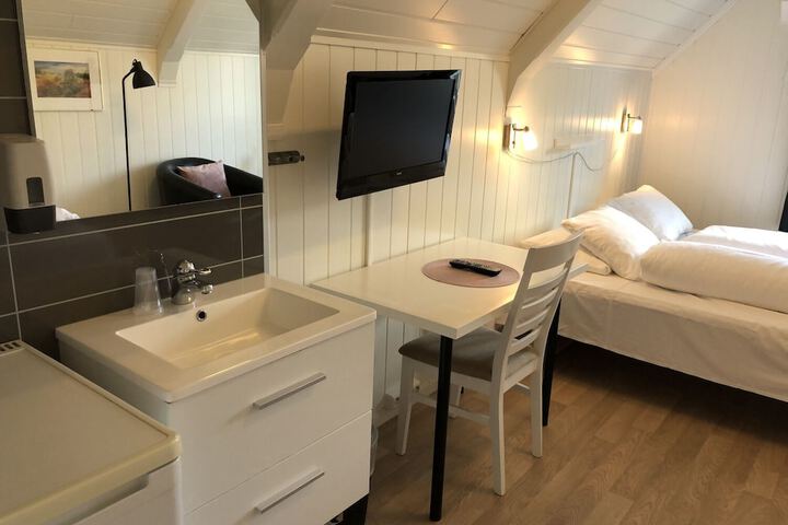 Room 15 of 63