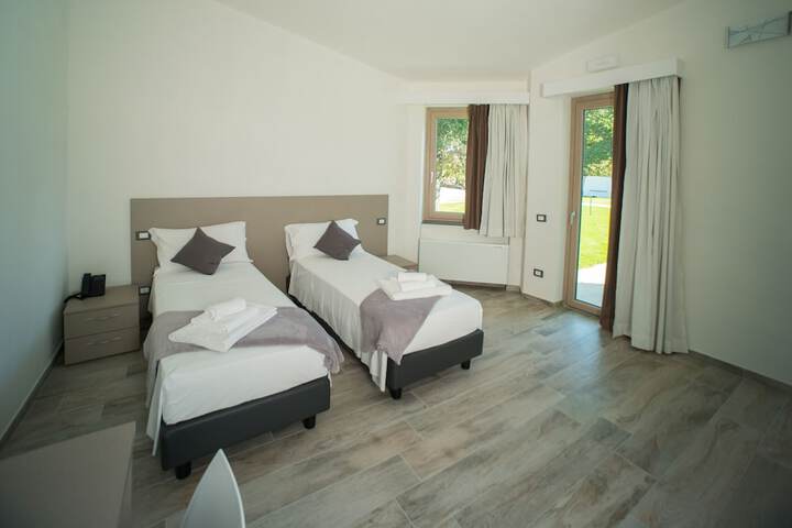 Room 4 of 34