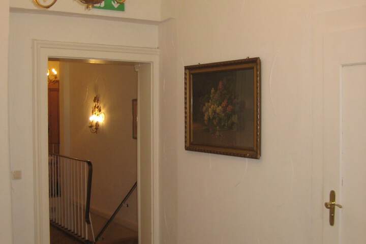 Ballroom/Hall 62 of 73