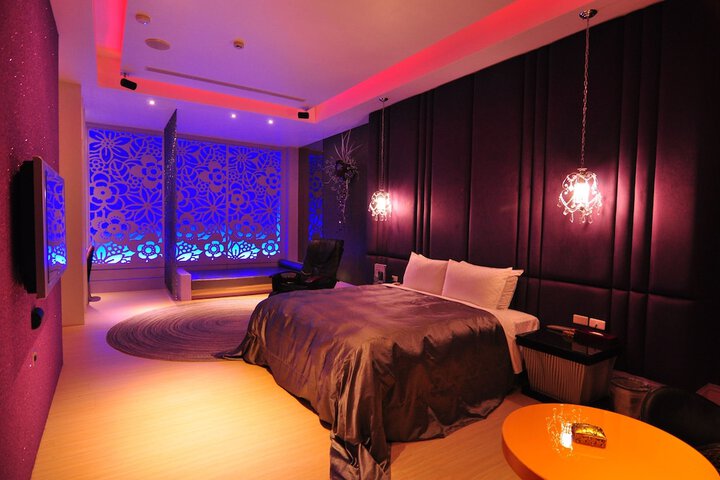 Room 7 of 20