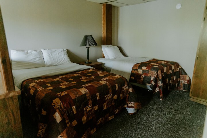 Room 4 of 132