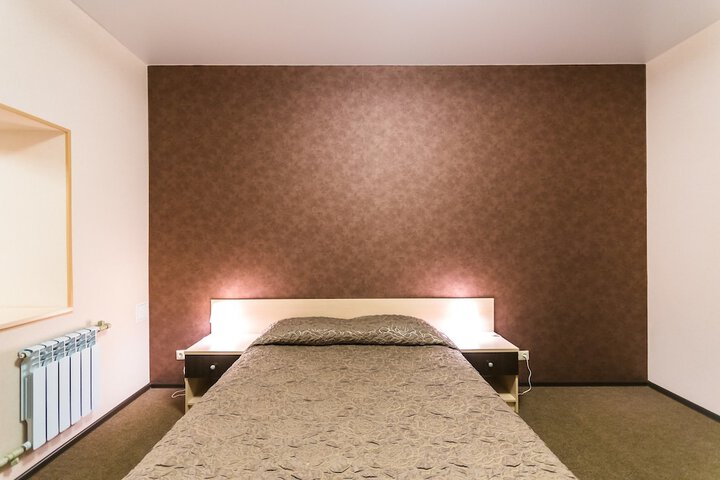 Room 4 of 122