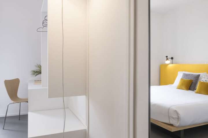 Room 16 of 33