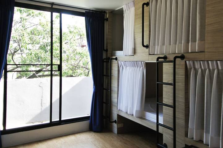 Room 8 of 30