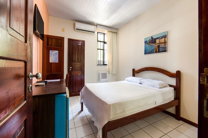 Room 6 of 32