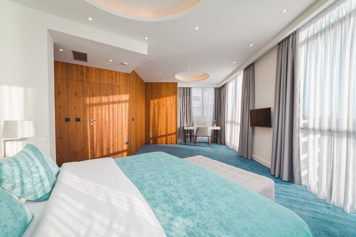 Room 28 of 106