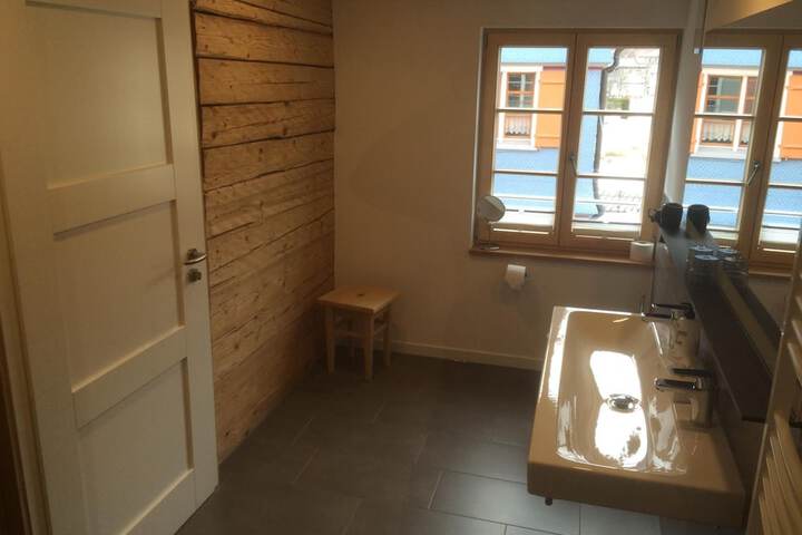 Room 43 of 63