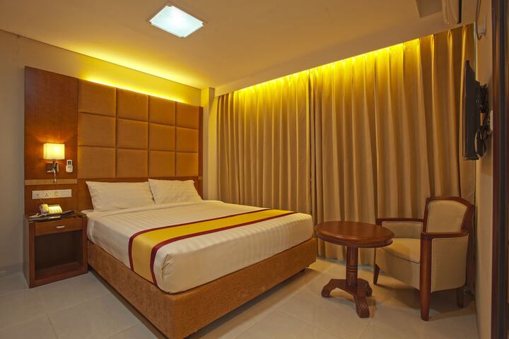 Room 8 of 25