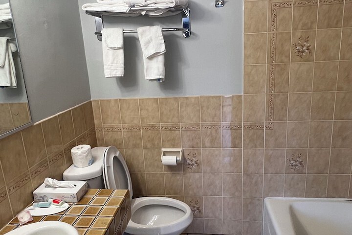 Room 12 of 14