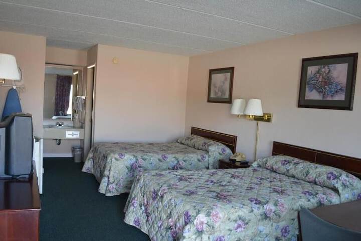 2 Double Beds (3 of 7)