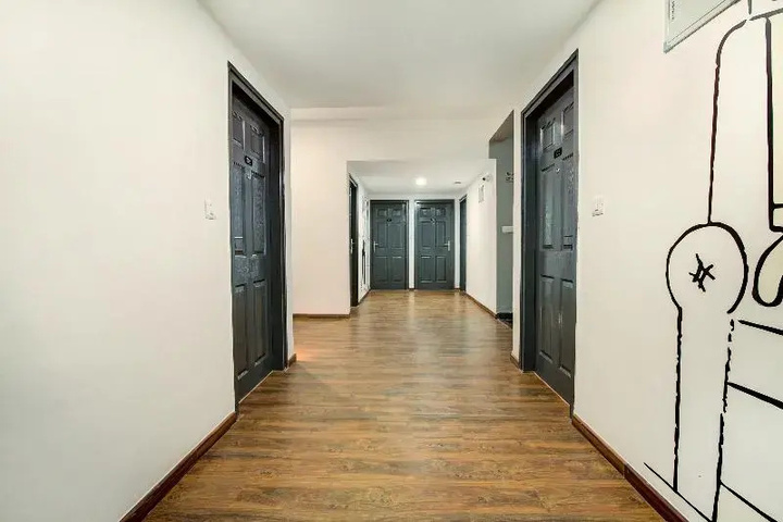 Room 11 of 13