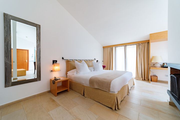 Room 44 of 249