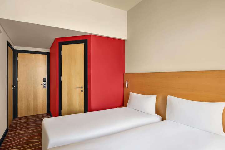 Room 17 of 65
