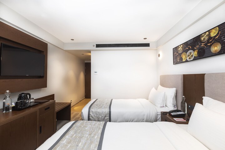 Room 14 of 39