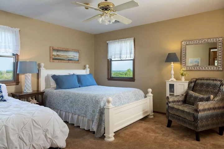 Room 4 of 18
