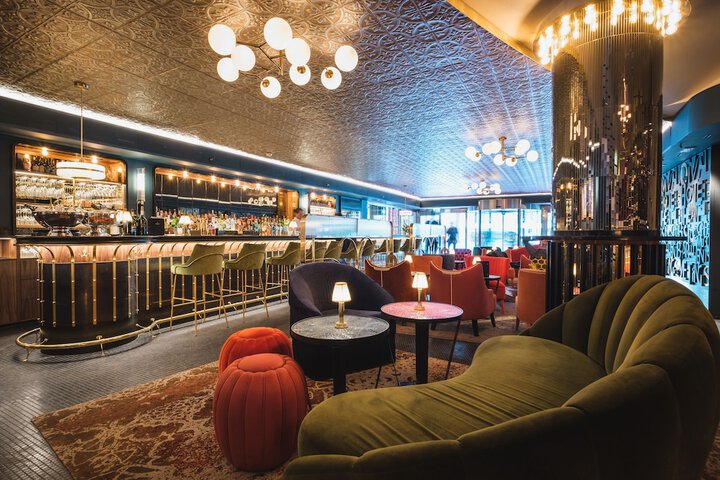 Lounge 86 of 93