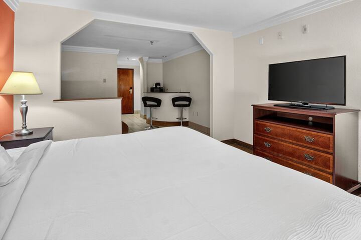 Room 16 of 28