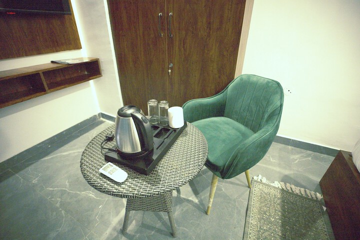 Room 25 of 33