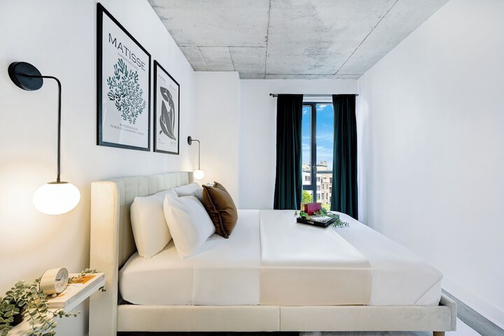 Room 3 of 12