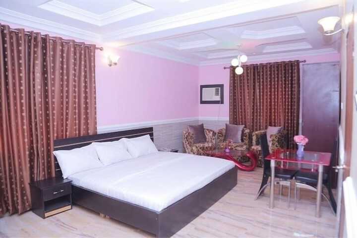 Room 3 of 16