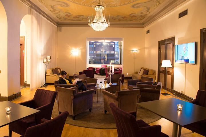 Guest Lobby
