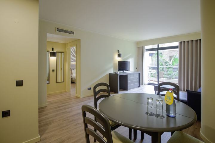 Room 35 of 138