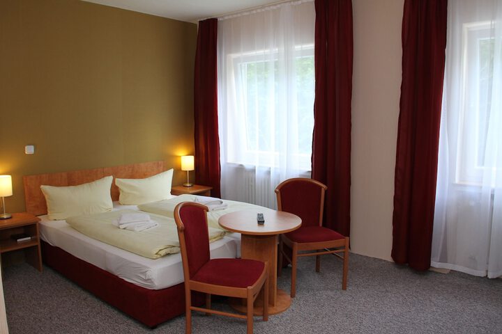 Room 3 of 56