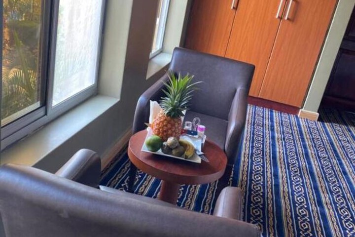 Room 10 of 30