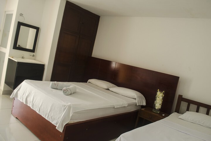Room 4 of 17