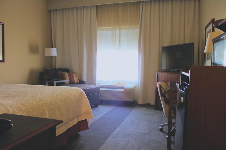 Room 16 of 38