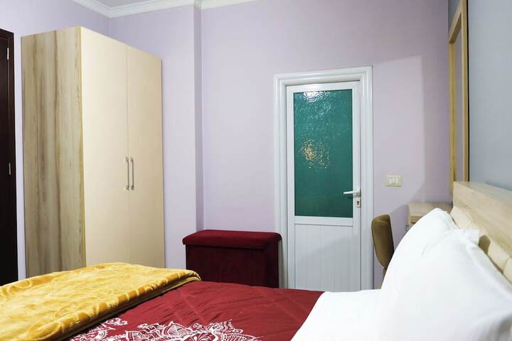 Room 4 of 67