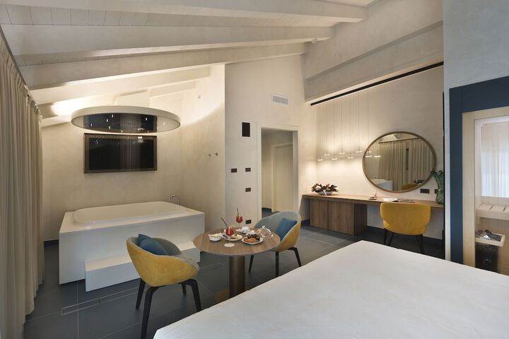 Room 28 of 112