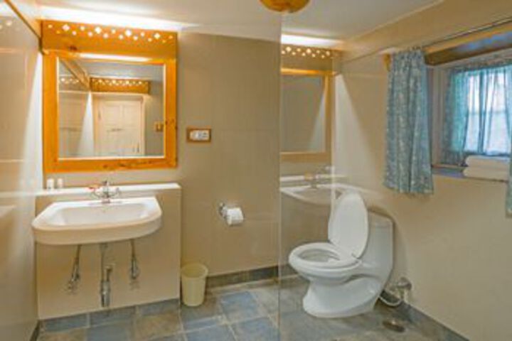 Room 10 of 40