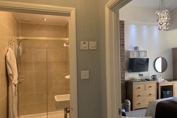 Room 23 of 65