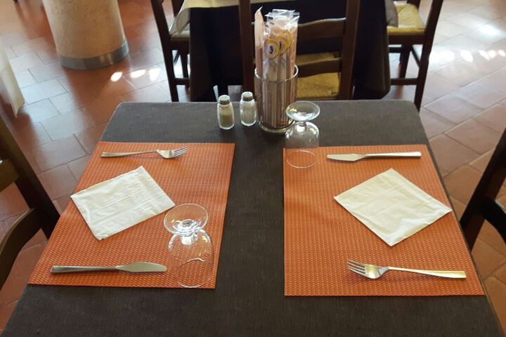 Dining 38 of 41