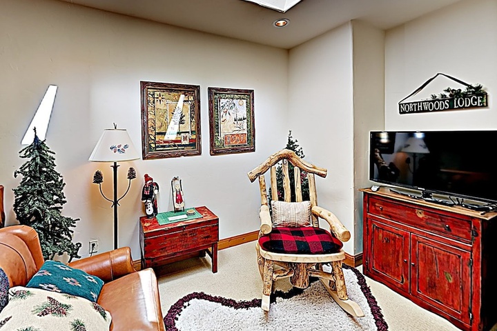 Aquila Lodge W / Hot Tub & Sharc Access! 3 Bedroom Townhouse