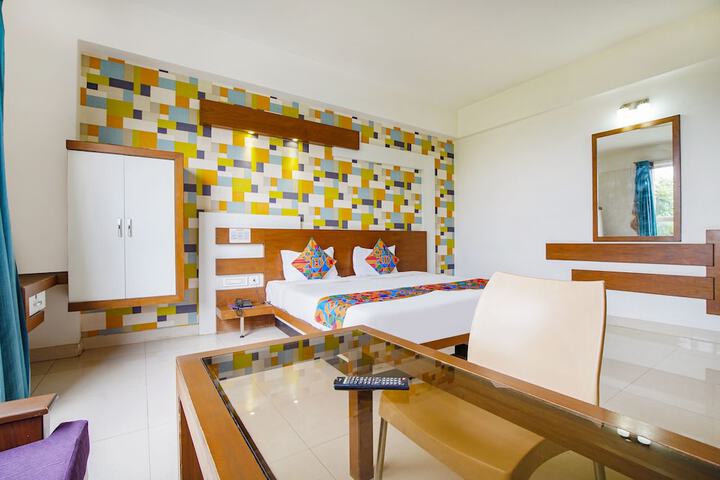 Room 15 of 34