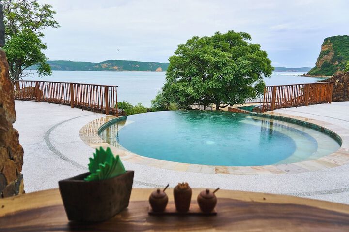 Pool 50 of 77