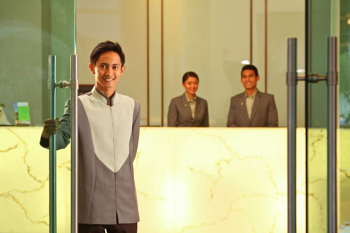 Check-in/check-out kiosk