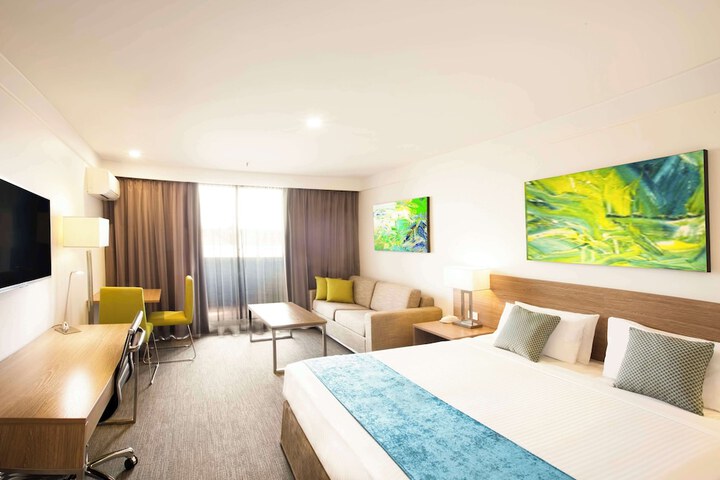 Room 6 of 53