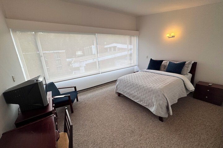 Room 9 of 30