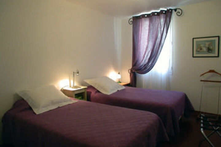 Room 18 of 48