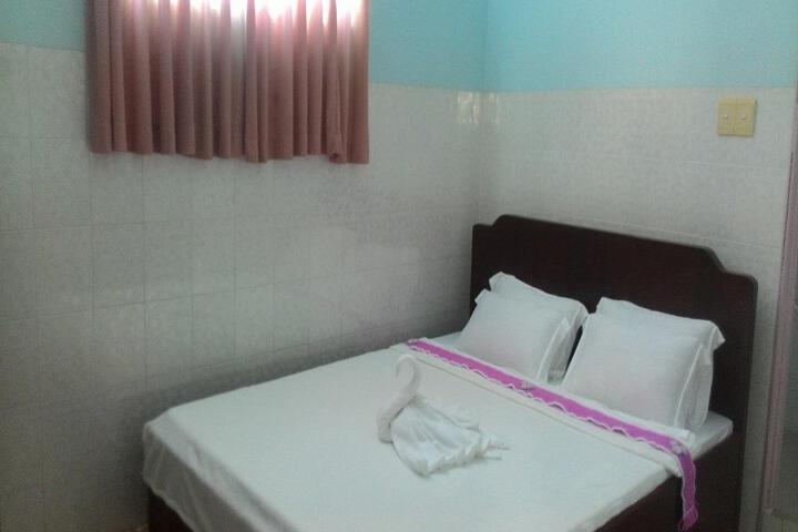 Room 4 of 6