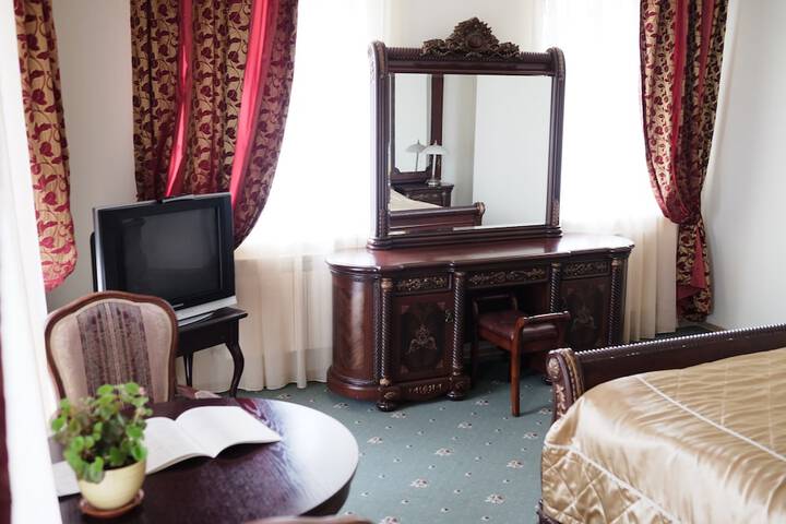 Room 5 of 64